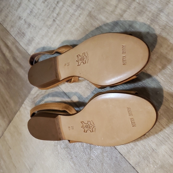 Anne Klein 7.5 A tan - Picture 3 of 3